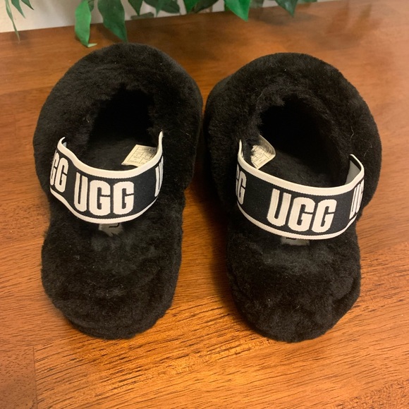 Ugg brand fuzzy slippers - Picture 2 of 4